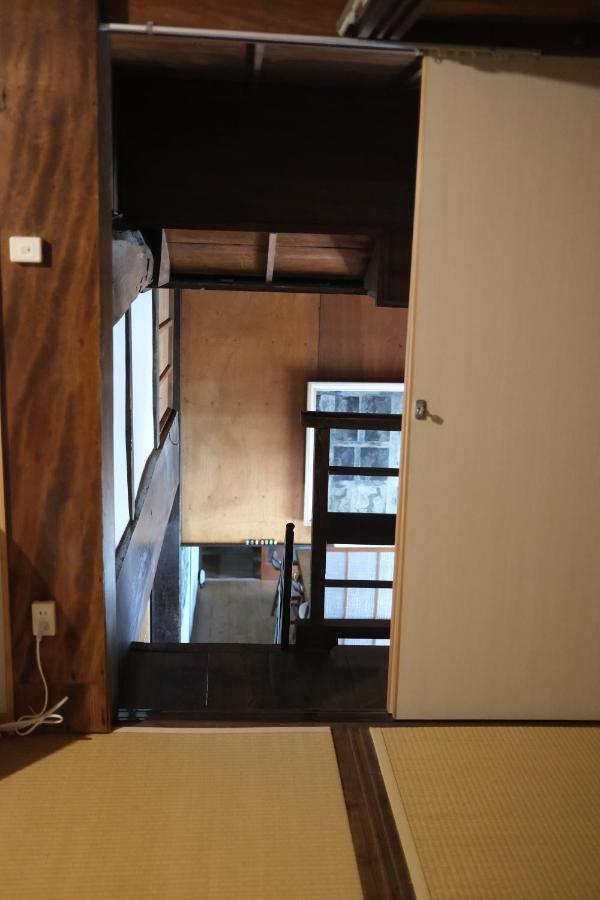 Guesthouse Kojiya 暮らしをつくる宿 旧糀屋 Fukutsu Eksteriør bilde